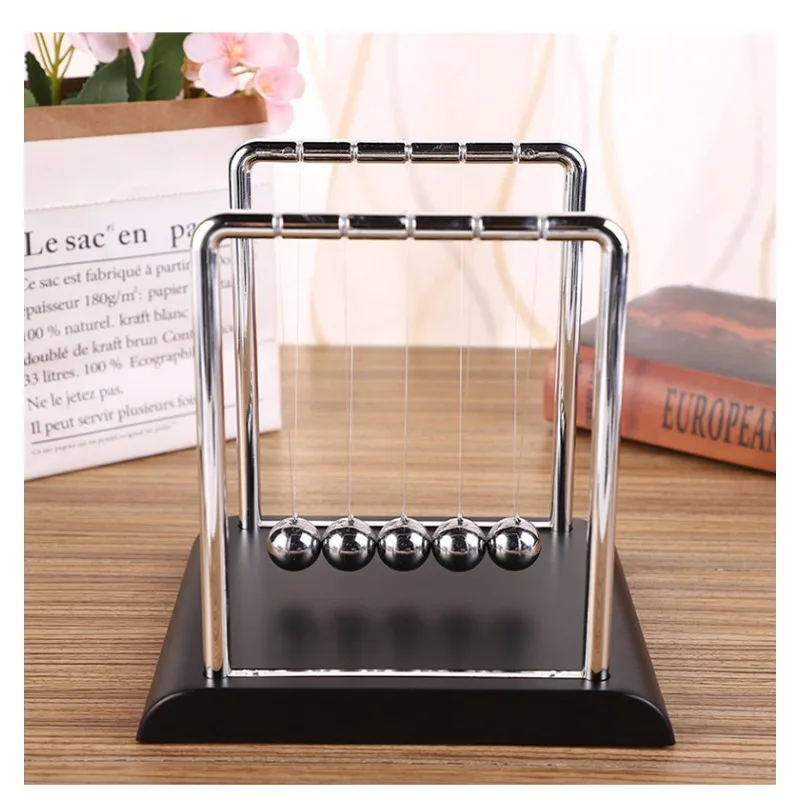 Newton's Cradle Balance Steel  - مراجعة Home Office Architecture وسعره