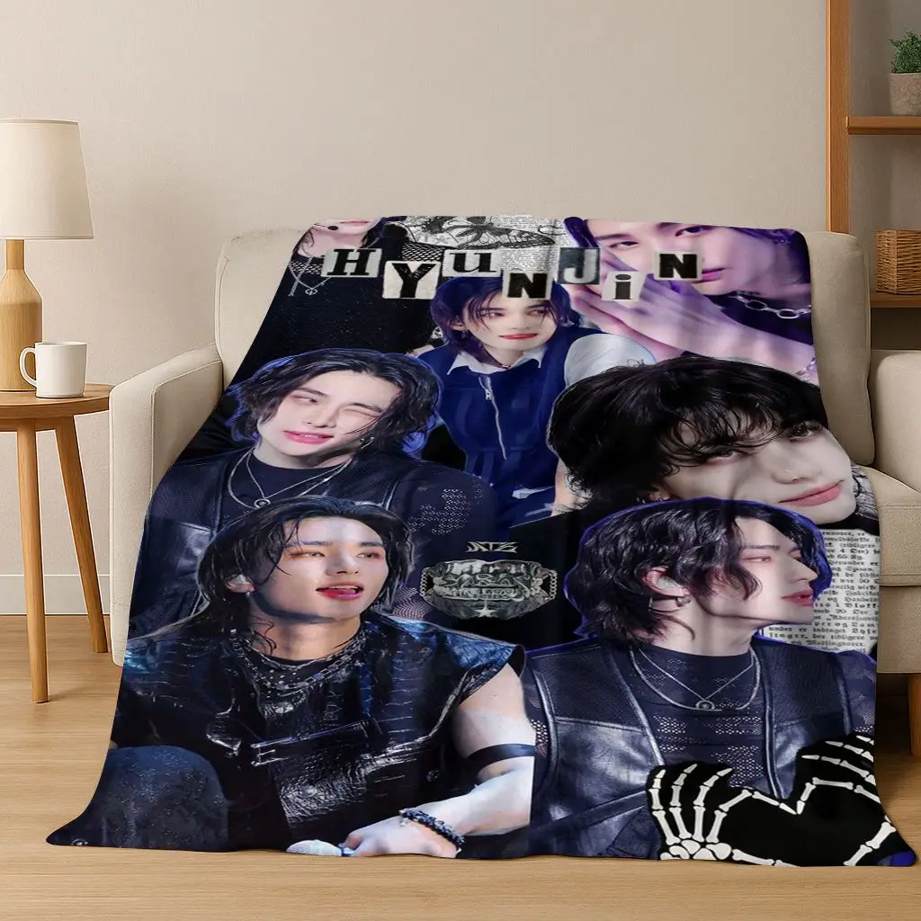 D Hyunjin Solo KPOP Flannel Th - مراجعة Home Office Cozy وسعره